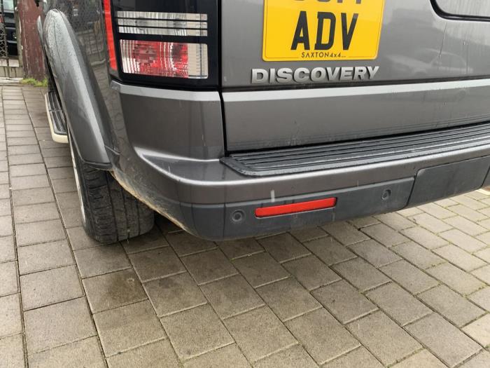 Rear bumper from a Land Rover Discovery IV (LAS) 3.0 TD V6 24V 2015