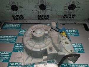 Used Heating and ventilation fan motor Nissan X-Trail Price on request offered by "Altijd Raak" Penders