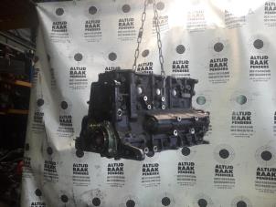 Used Engine Renault Mascott 120.65 Price on request offered by "Altijd Raak" Penders