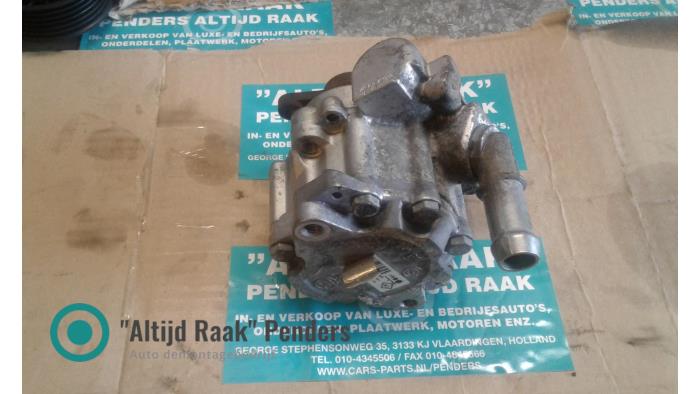 Usagé Pompe de direction Renault Master Prix sur demande proposé par "Altijd Raak" Penders