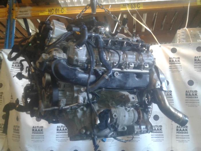 Motor de un BMW 5 serie (F10) 550i xDrive V8 32V TwinPower Turbo 2012