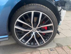 Usagé Etrier de frein (pince) avant droit Volkswagen Polo V (6R) 1.8 GTI 16V Prix sur demande proposé par "Altijd Raak" Penders