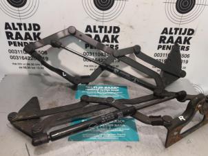 Used Set of tailgate gas struts Mercedes SLK Price on request offered by "Altijd Raak" Penders