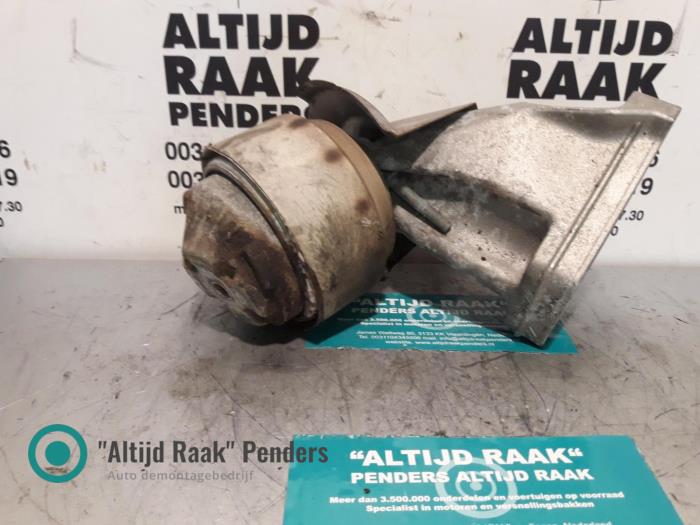 Used Engine mount Mercedes S-Klasse Price on request offered by "Altijd Raak" Penders
