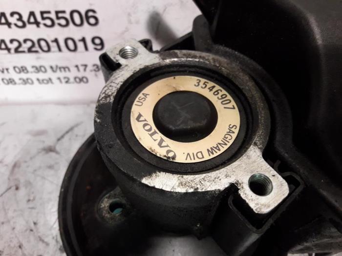 Power steering pump from a Volvo V70 1998
