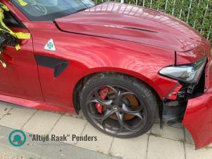 Used Front brake calliper, right Alfa Romeo Giulia (952) 2.9 Bi-Turbo V6 24V Quadrifoglio Verde Price on request offered by "Altijd Raak" Penders