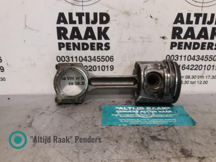 Usagé Piston Renault Master Prix sur demande proposé par "Altijd Raak" Penders