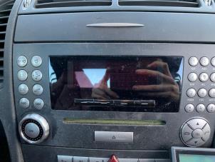Używane Radioodtwarzacz CD Mercedes SLK (R171) 1.8 200 K 16V Cena na żądanie oferowane przez "Altijd Raak" Penders