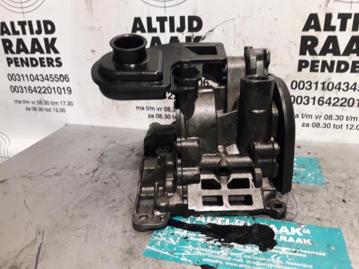 Oil pump BMW 1-Serie - 114162440410 - 