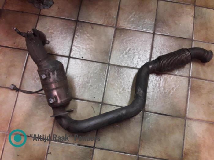 Used Front pipe + catalyst Mercedes CLA Price on request offered by "Altijd Raak" Penders