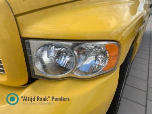 Usagé Phare gauche Dodge Ram 3500 Standard Cab (DR/DH/D1/DC/DM) 8.3 1500 SRT-10 Crew Cab Prix sur demande proposé par "Altijd Raak" Penders