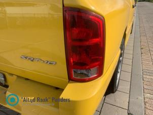 Gebrauchte Rücklicht rechts Dodge Ram 3500 Standard Cab (DR/DH/D1/DC/DM) 8.3 1500 SRT-10 Crew Cab Preis auf Anfrage angeboten von "Altijd Raak" Penders