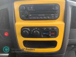Gebrauchte Heizung Bedienpaneel Dodge Ram 3500 Standard Cab (DR/DH/D1/DC/DM) 8.3 1500 SRT-10 Crew Cab Preis auf Anfrage angeboten von "Altijd Raak" Penders
