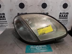 Używane Reflektor prawy Mercedes SLK Cena na żądanie oferowane przez "Altijd Raak" Penders