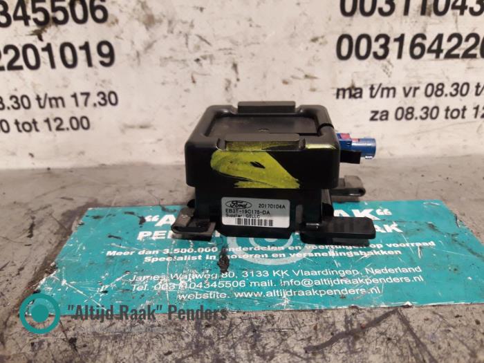 Używane Antena GPS Ford Ranger Cena na żądanie oferowane przez "Altijd Raak" Penders