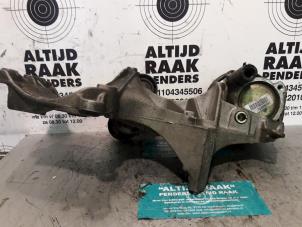 Usados Bomba de dirección asistida Renault Scenic Precio de solicitud ofrecido por "Altijd Raak" Penders