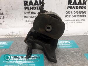Engine mount from a Hyundai Santafe 2005