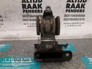 Engine mount from a Hyundai Santafe 2005