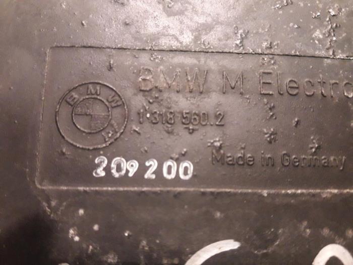 Calculateur moteur d'un BMW 5 serie (E34) M5 3.8 24V 1992