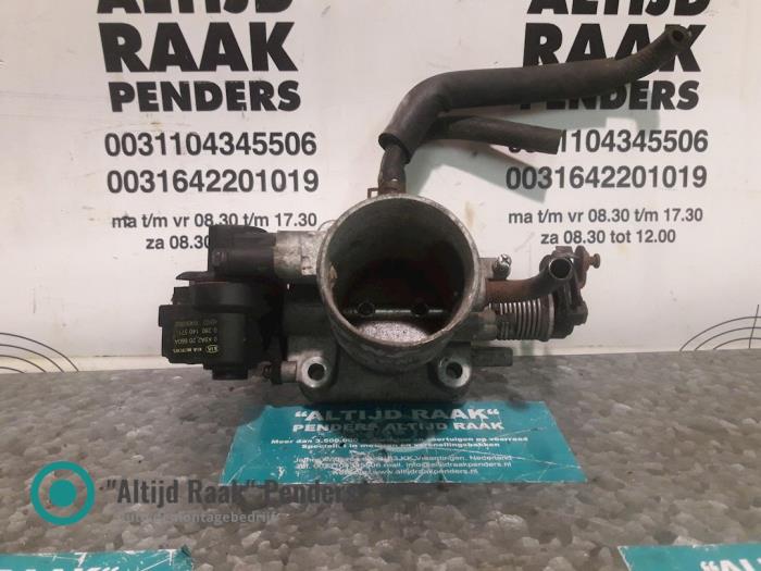 Usagé Boitier papillon Kia Carens II (FJ) 1.8i 16V Prix sur demande proposé par "Altijd Raak" Penders