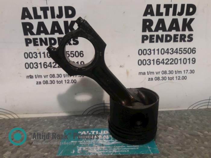 Usados Pistón BMW X3 (E83) 2.0d 16V Precio de solicitud ofrecido por "Altijd Raak" Penders