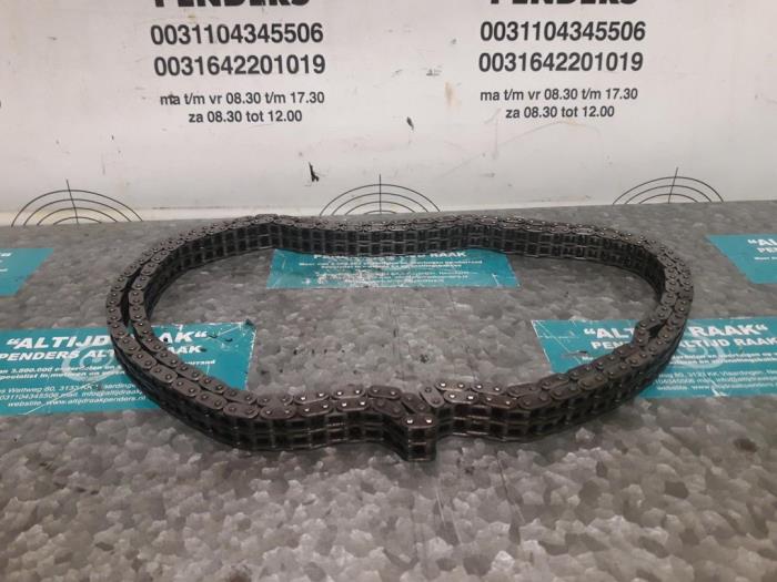 Timing chain from a Mercedes-Benz ML II (164/4JG) 3.5 350 4-Matic V6 24V 2005