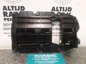 Used Oil filter cover Mercedes ML II (164/4JG) 3.5 350 4-Matic V6 24V Price on request offered by "Altijd Raak" Penders