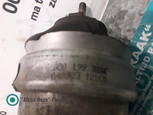Engine mount from a Audi A6 (C5) 1.9 TDI 130 2005