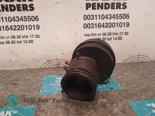 Intercooler Rohr van een Volkswagen Transporter/Caravelle T4 2.5 TDI 2002