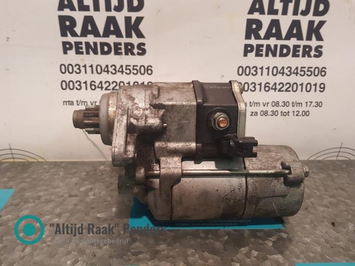 Used Starter Toyota Land Cruiser 100 (J10) 4.7 32V 100 Price on request offered by "Altijd Raak" Penders