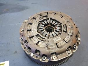 Used Clutch kit (complete) BMW 3 serie (E90) 323i 24V Price on request offered by "Altijd Raak" Penders