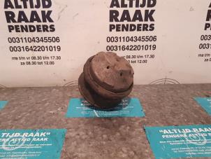 Used Engine mount Mercedes S (W220) 5.5 S-55 AMG V8 24V Price on request offered by "Altijd Raak" Penders
