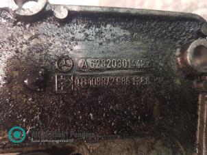 Abdeckblech Motor van een Mercedes-Benz S (W220) 4.0 S-400 CDI V8 32V 2003