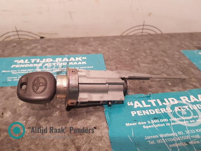 Ignition lock + key Toyota Land Cruiser 3.0 D4D 16V