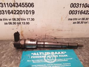 Used Injector (diesel) Hyundai H-1/Starex Travel 2.5 Tci Price on request offered by "Altijd Raak" Penders
