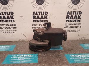 Used Power steering pump Mercedes C (W202) 2.2 C-220 CDI 16V Price on request offered by "Altijd Raak" Penders