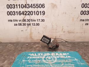 Used Fuel pressure sensor Renault Clio III (BR/CR) 1.5 dCi 70 Price on request offered by "Altijd Raak" Penders