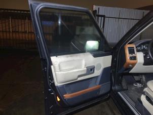 Used Luggage compartment cover Landrover Range Rover III (LM) 2.9 TD6 24V Price on request offered by "Altijd Raak" Penders