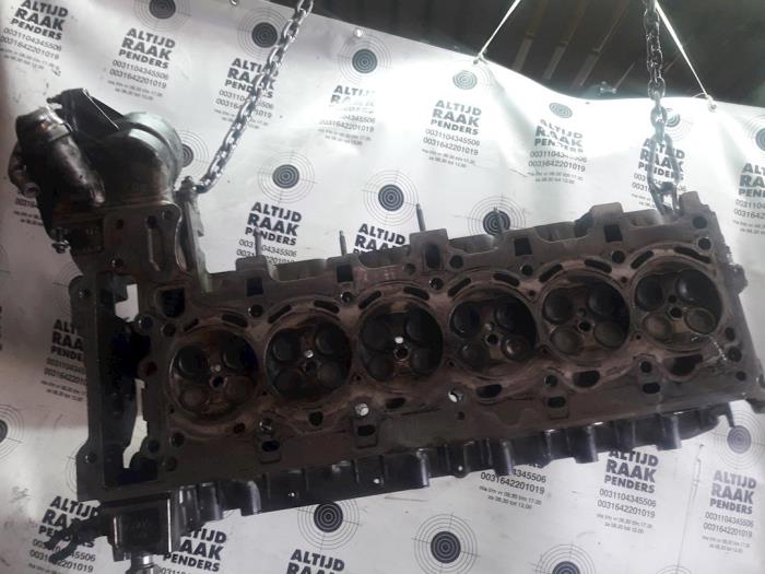 Cylinder head from a BMW 3 serie (E93) 328i 24V 2009
