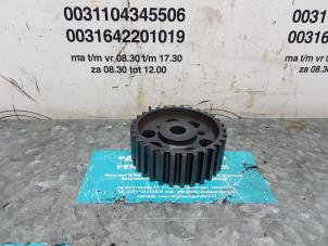 Used Fuel pump pulley Audi A4 Avant (B8) 2.0 TDI 16V Price on request offered by "Altijd Raak" Penders