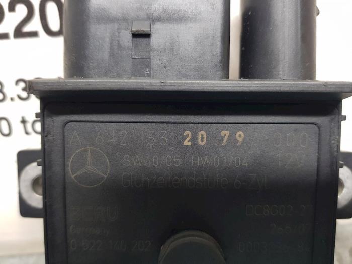 Relais préchauffage d'un Mercedes-Benz R (W251) 3.0 320 CDI 24V 4-Matic 2009