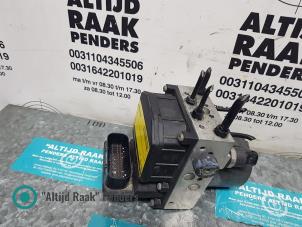 ABS-pump från en Audi A4 Avant (B6) 2.5 TDI 24V 2004