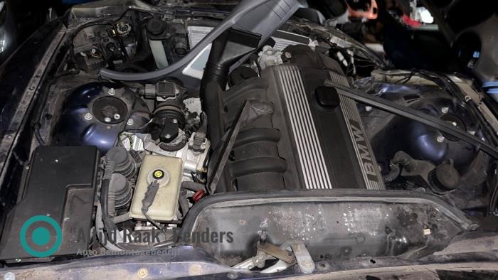 Used Engine BMW 3 serie (E36/2C) 328i 24V Price on request offered by "Altijd Raak" Penders