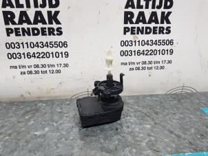 Used Headlight motor Mercedes E (W210) 2.7 E-270 CDI 20V Price on request offered by "Altijd Raak" Penders