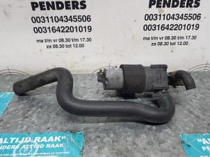 Usados Bomba de agua adicional Mercedes CLK (R208) 2.3 230K 16V Precio de solicitud ofrecido por "Altijd Raak" Penders