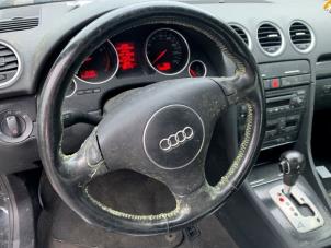 Gebrauchte Airbag links (Lenkrad) Audi A4 Cabrio (B7) 3.0 V6 30V Preis auf Anfrage angeboten von "Altijd Raak" Penders