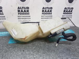 Usagé Réservoir lave-glace avant Audi A4 Avant (B6) 1.9 TDI PDE 130 Prix sur demande proposé par "Altijd Raak" Penders
