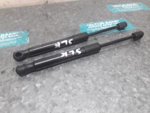 Used Set of gas struts for boot Mercedes SLK (R171) 1.8 200 K 16V Price on request offered by "Altijd Raak" Penders