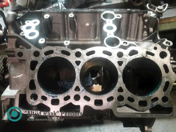 New Engine crankcase Citroen C5 Price on request offered by "Altijd Raak" Penders