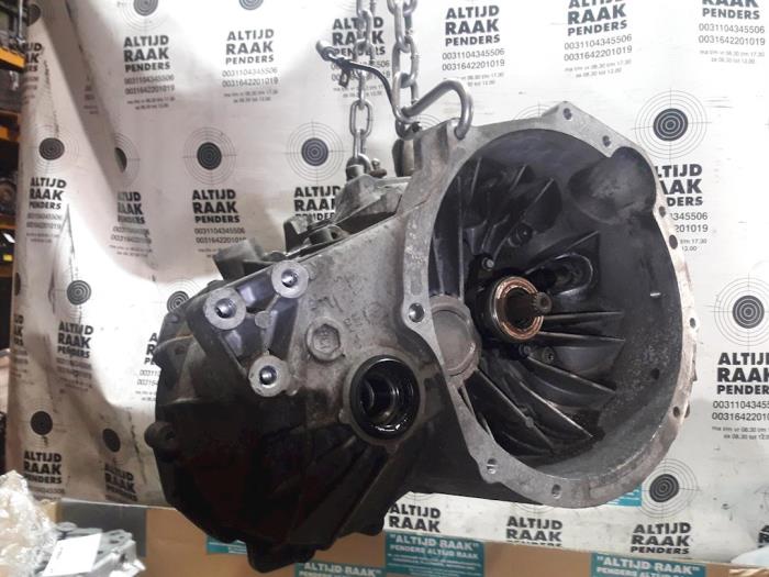 Gearbox from a Dodge Caliber 1.8 16V 2008